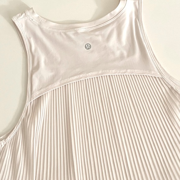 Lululemon Just Pleat It Tank Top Size 6 in White - Picture 7 of 7